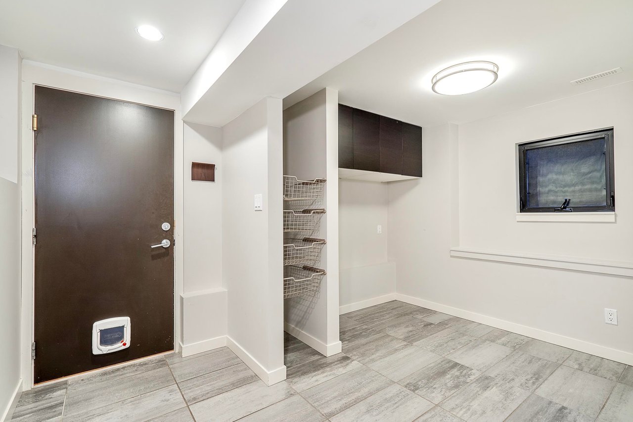 3925 Viewridge Pl