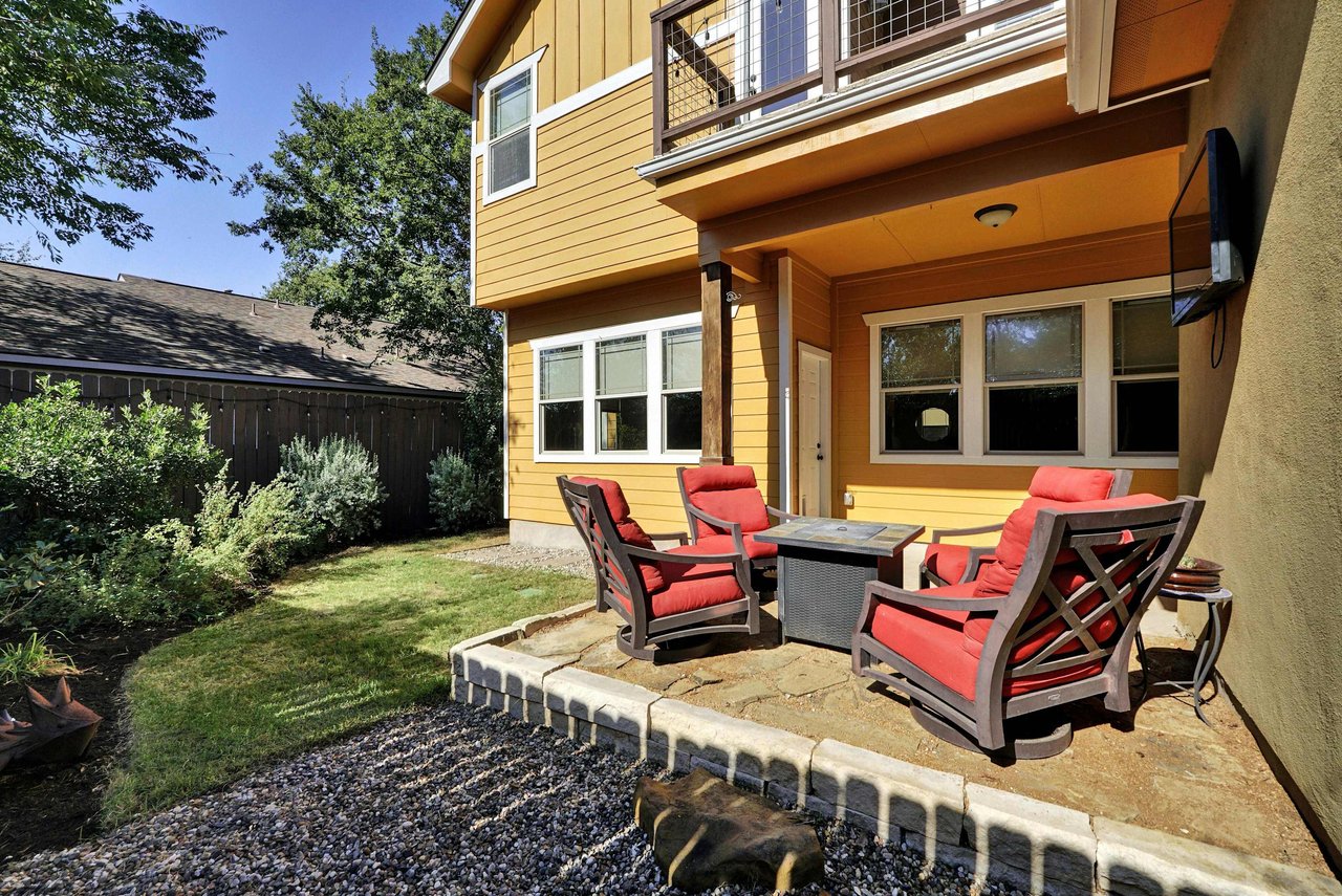 Modern Crestview Two-story Home: Updated Primary Bath, New Roof – Investor Friendly!