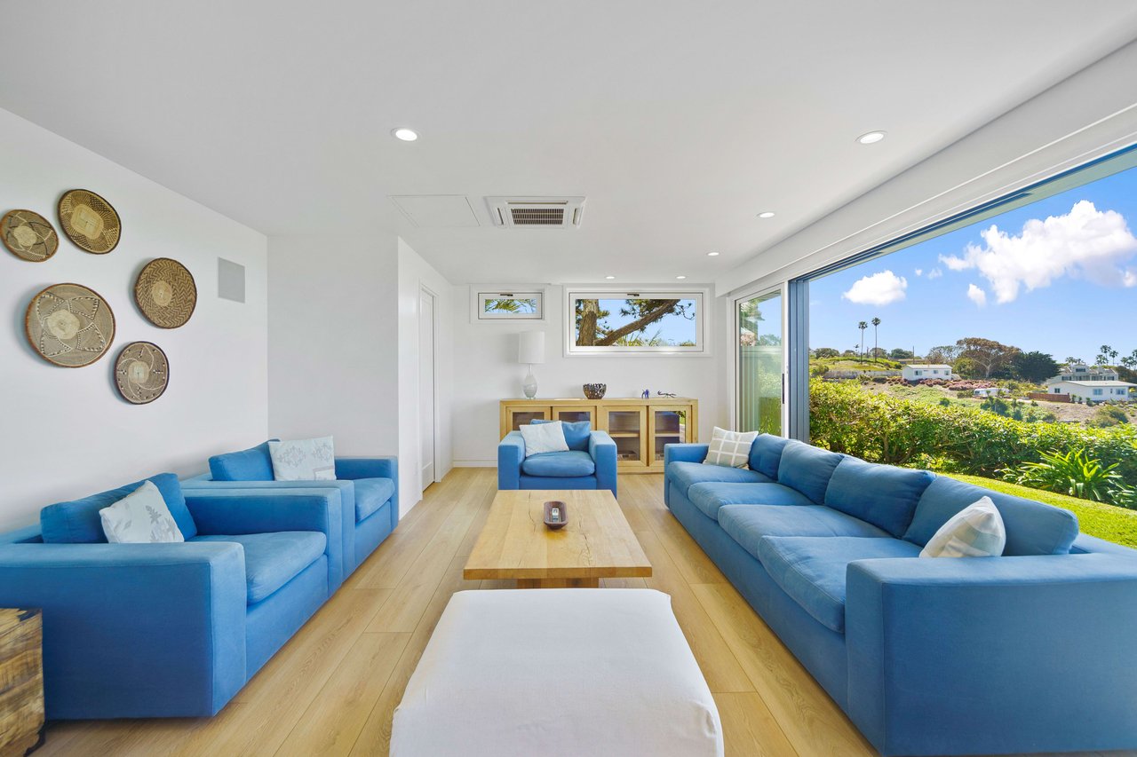 Sensational Bluff Top Malibu Townhome