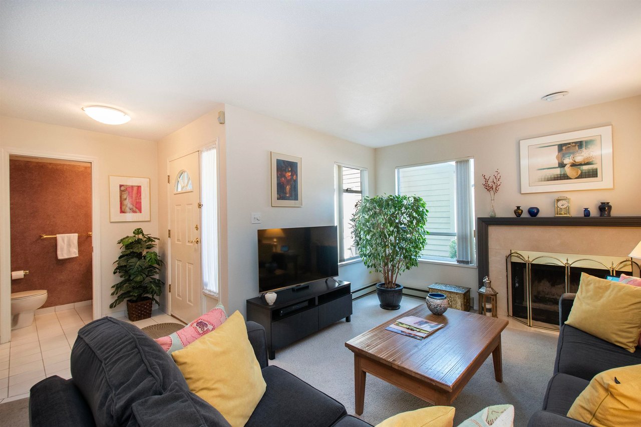 2922 Mt Seymour Pkwy