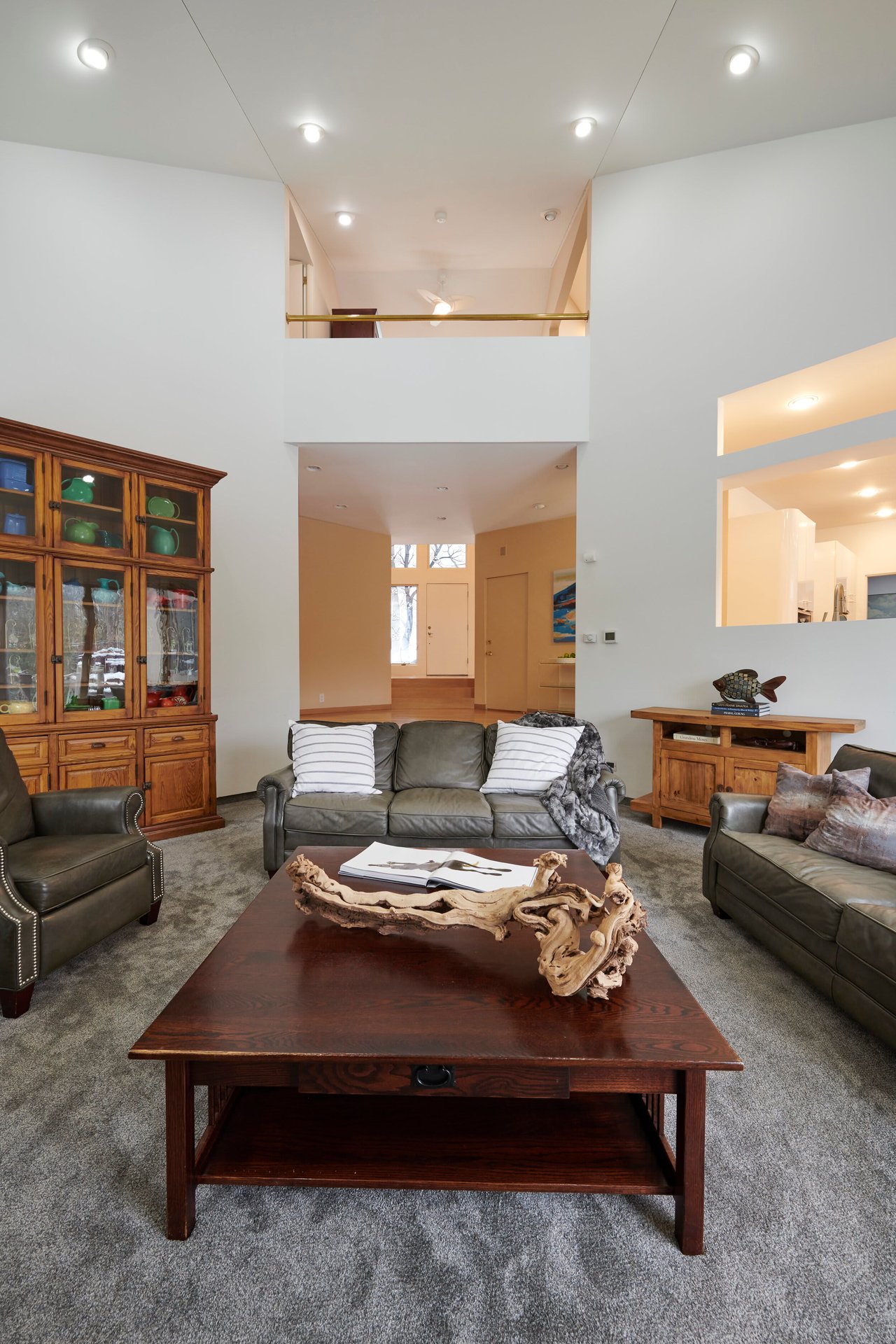 3261 Cynthia Dr