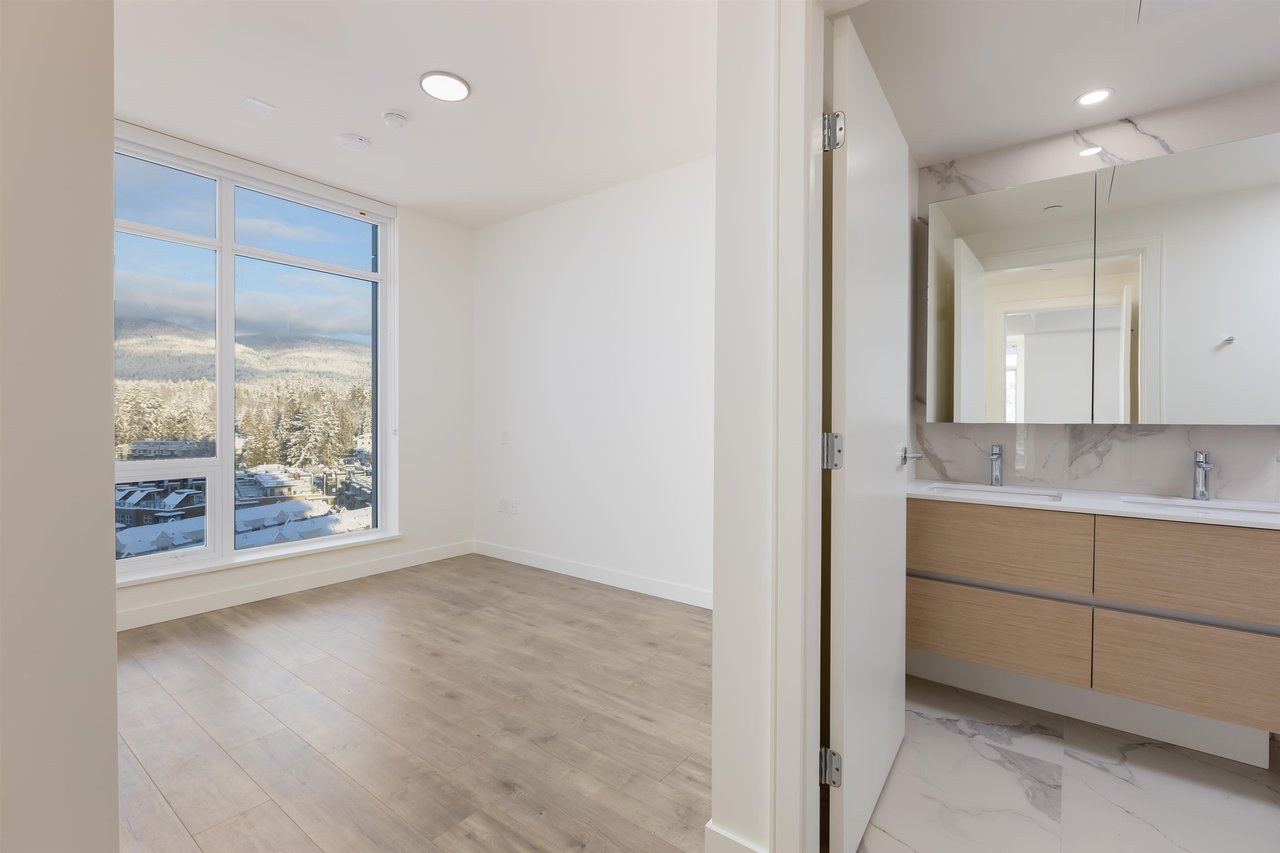 908-200 Klahanie Ct