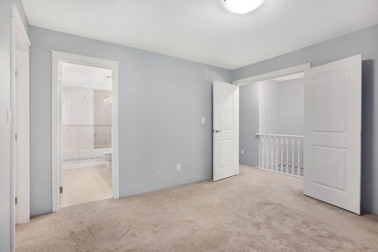 1991 Cedar Village Cres