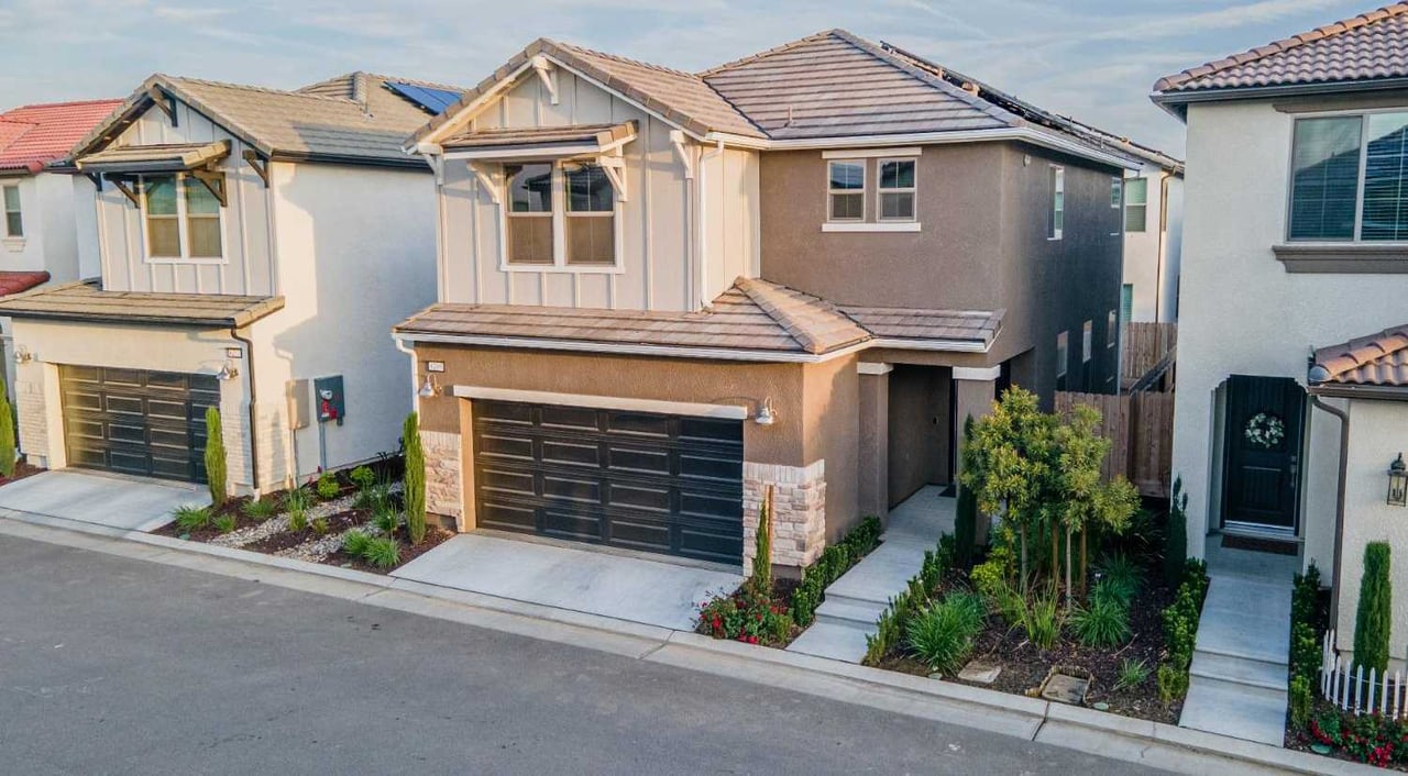 6205 E Nala Dr