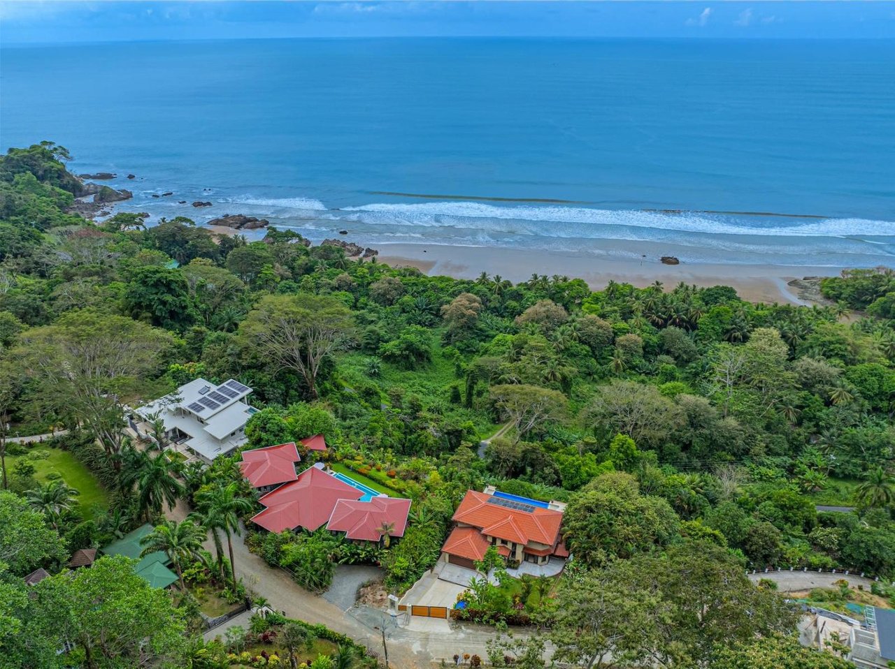 Colonial Oceanfront Rental Estate, Dominical, Puntarenas