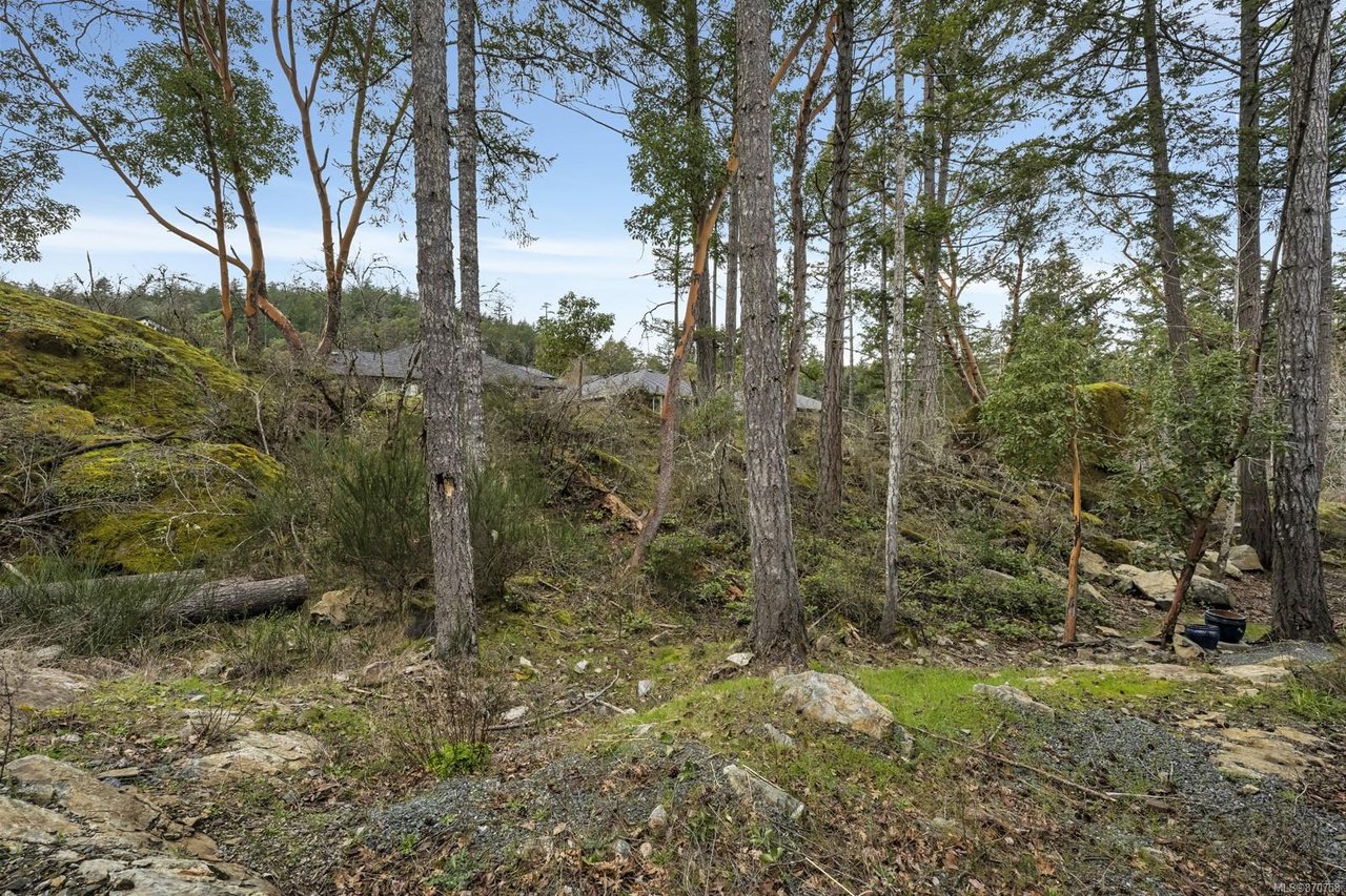 2214 Echo Valley Rise, Langford