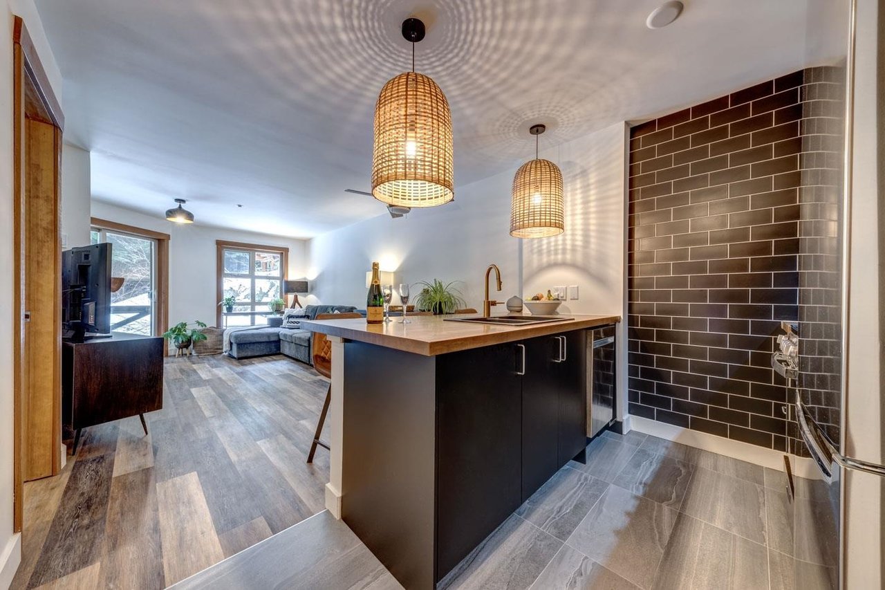 102-4660 Blackcomb Wy