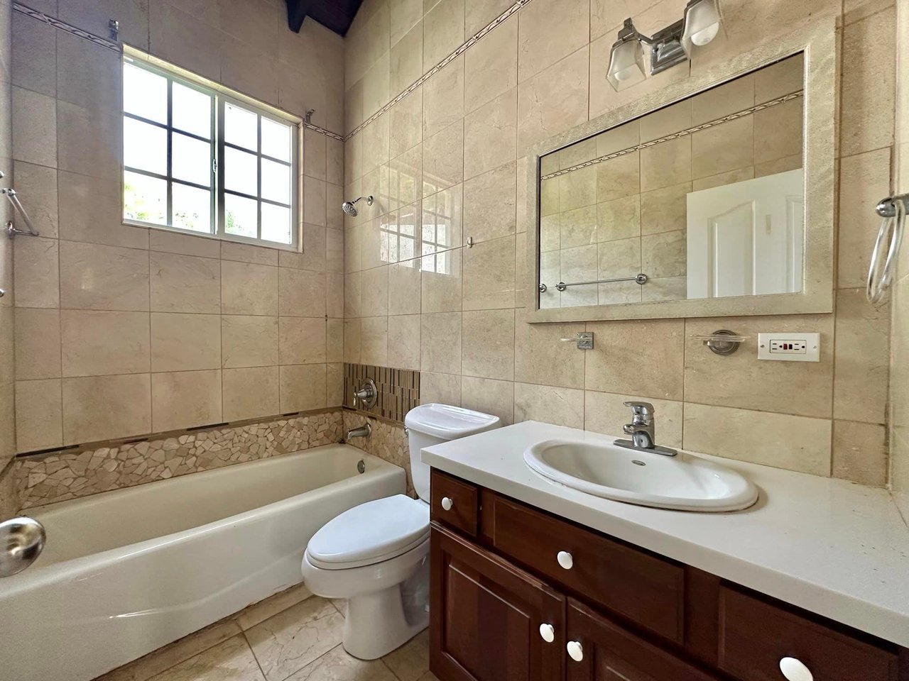 797 Chalwell Estate 2 Bedroom Apartment