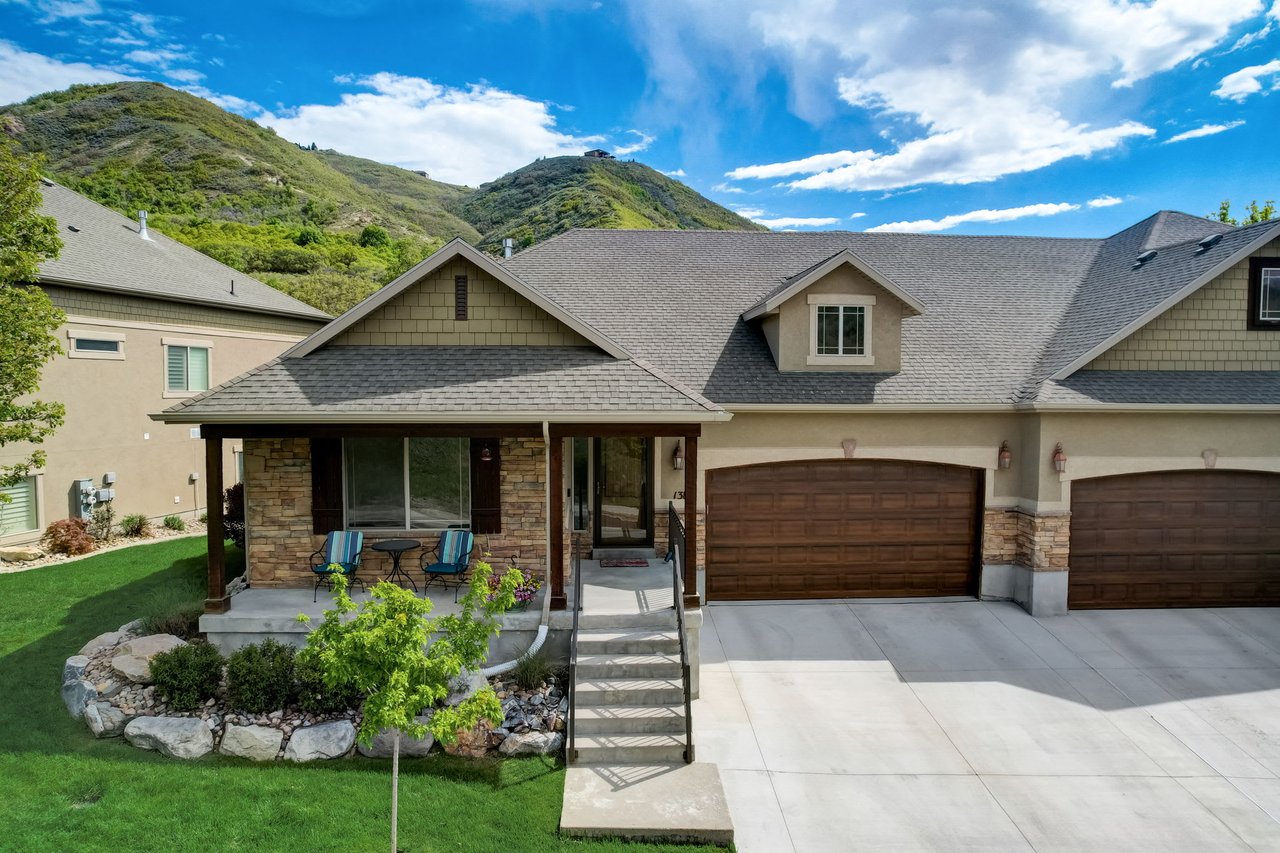 1382 E Meadow Valley Dr