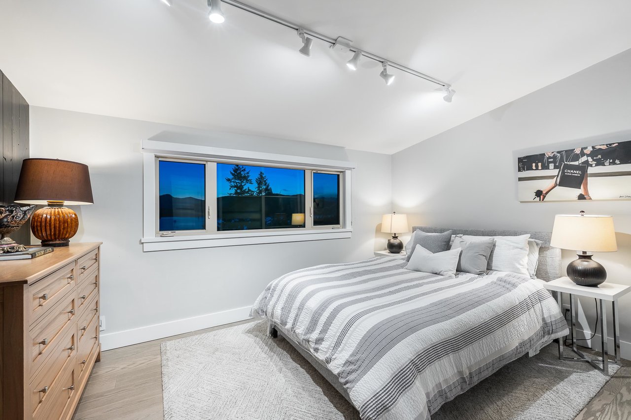 6242 St. Georges Cres