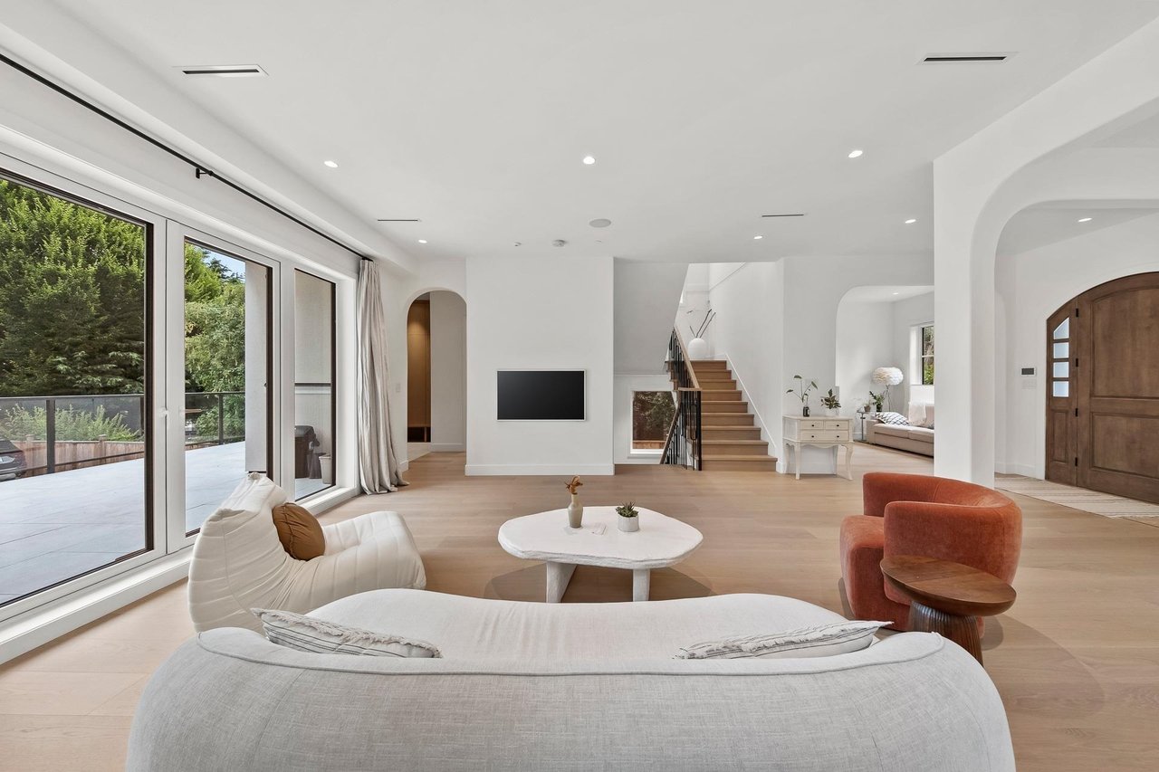 3227 W 35th Ave