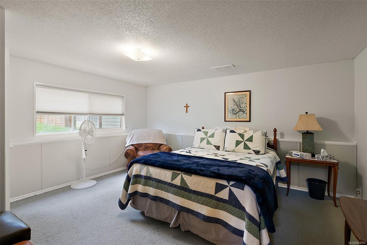 728 Porter Rd, Esquimalt