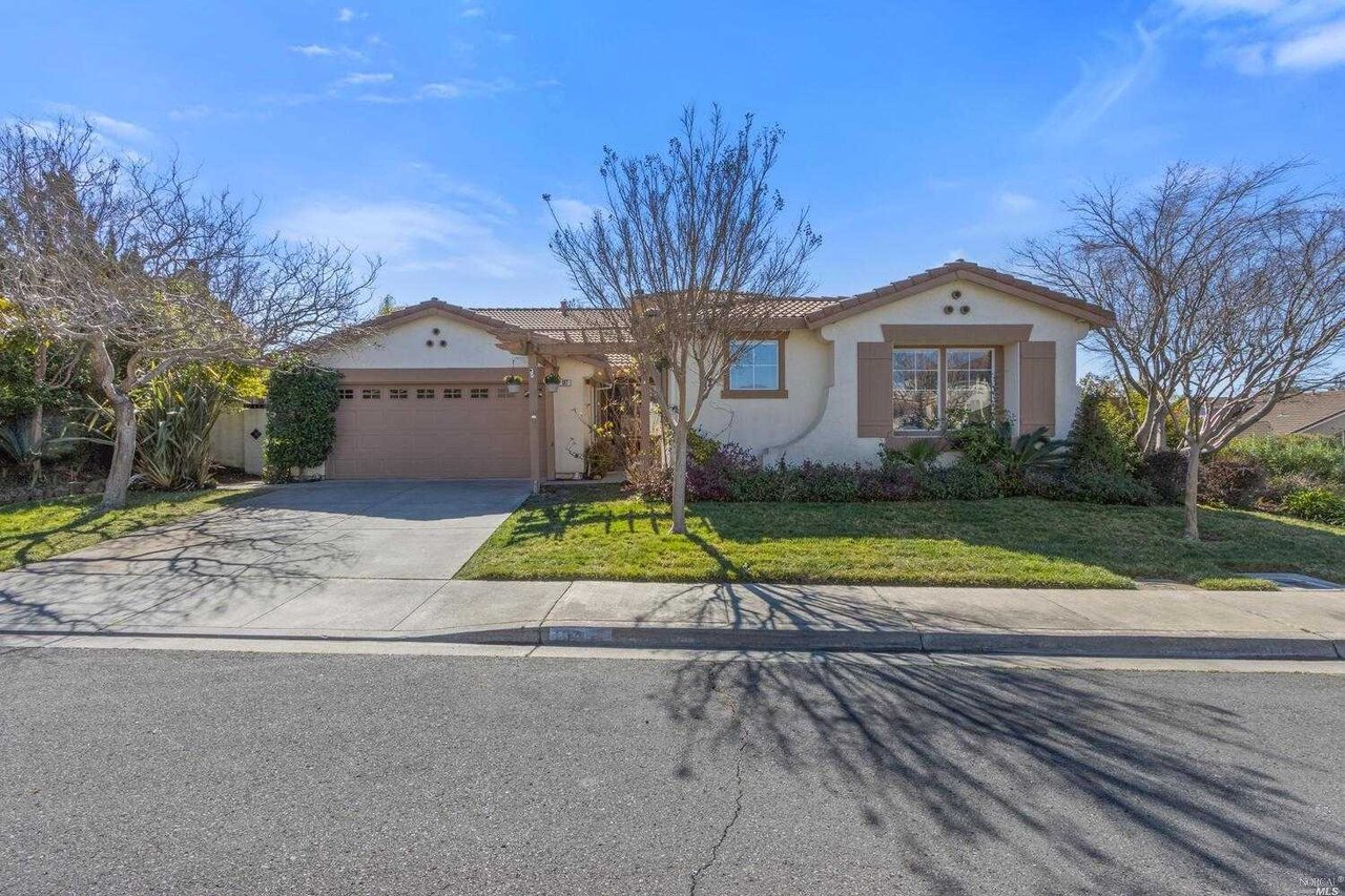 107 Goldfinch Dr