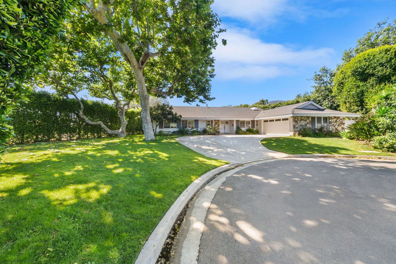 Beautiful Malibu West Home