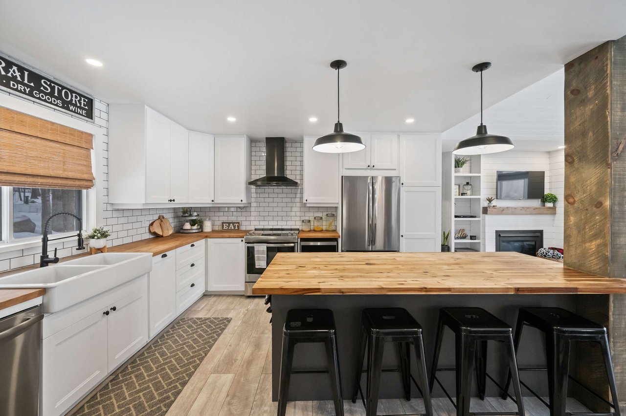 Cash Flow Lakeside Cottage