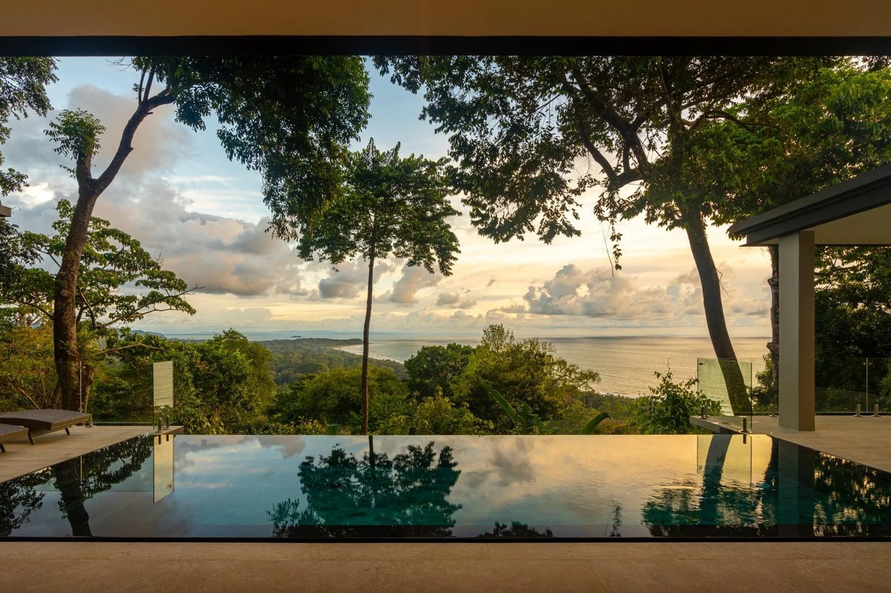 Whale Tail View Ridgetop Home, Uvita, Puntarenas