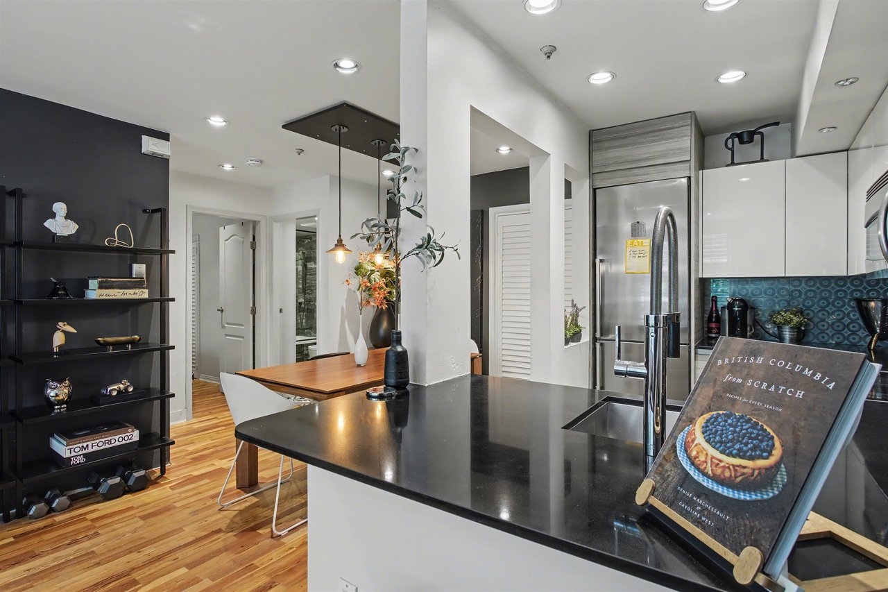 103-669 W 7th Ave