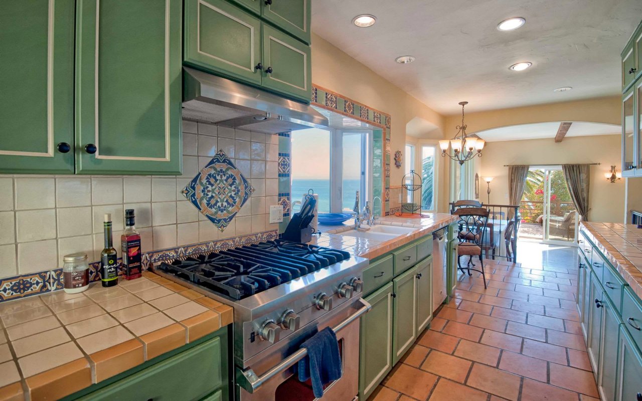21533 Paseo Serra