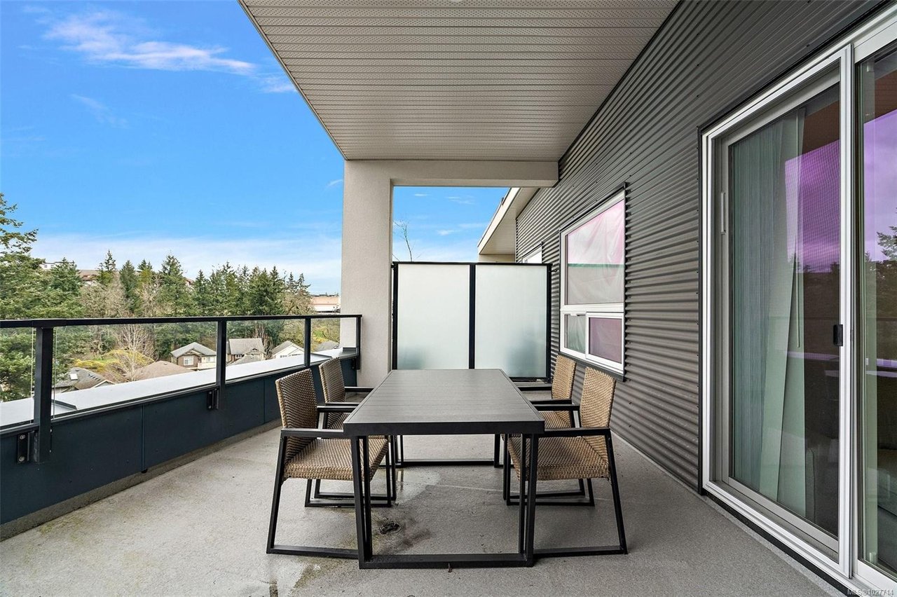 606-947 WhirlaWy Cres