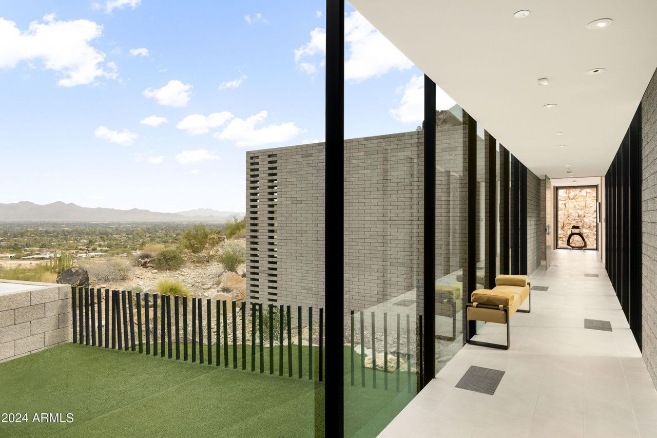 7777 N SAGUARO Dr