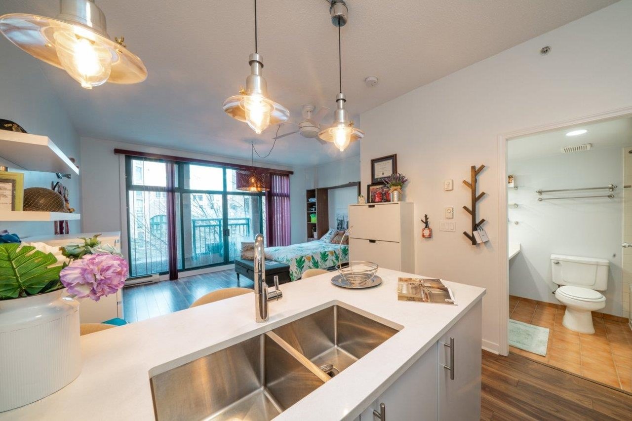 309-22 E Cordova St