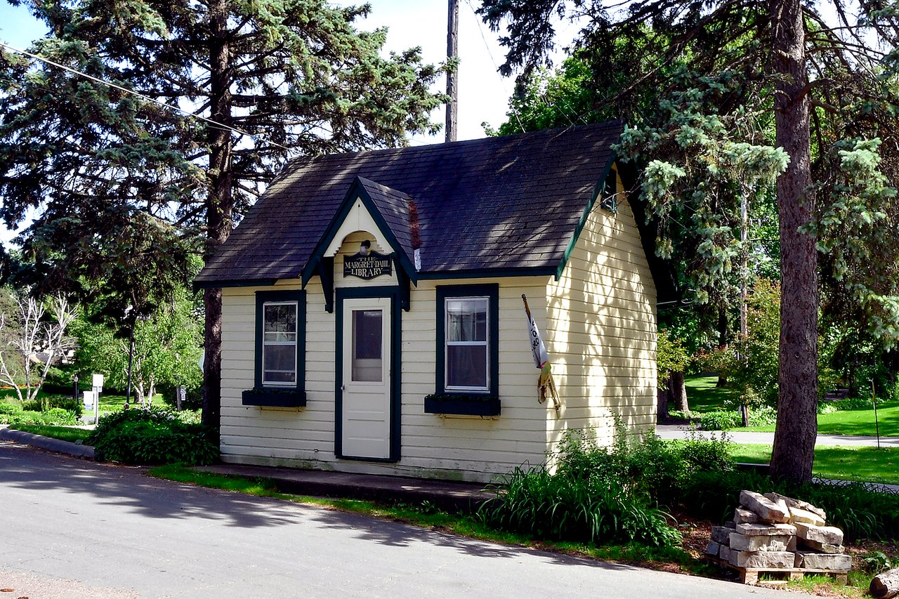 1928 Cottage Ln | Minnetonka Beach