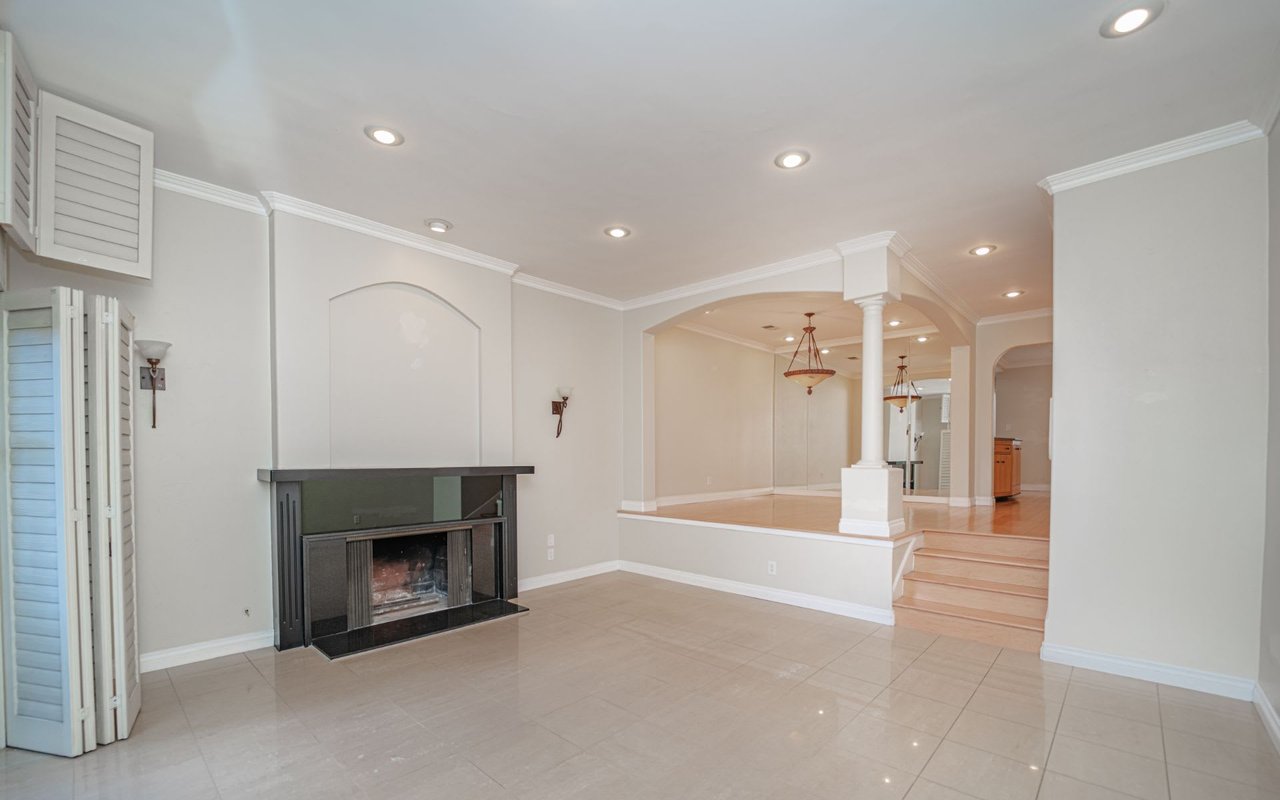 1070 Palo Verde Avenue