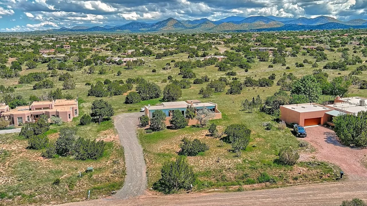 28 Alondra Rd