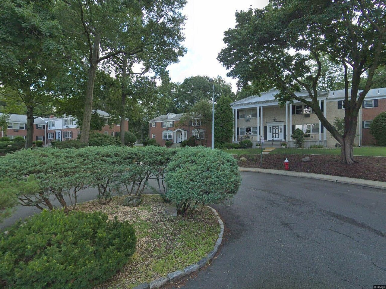 14 Lenox Ct #902