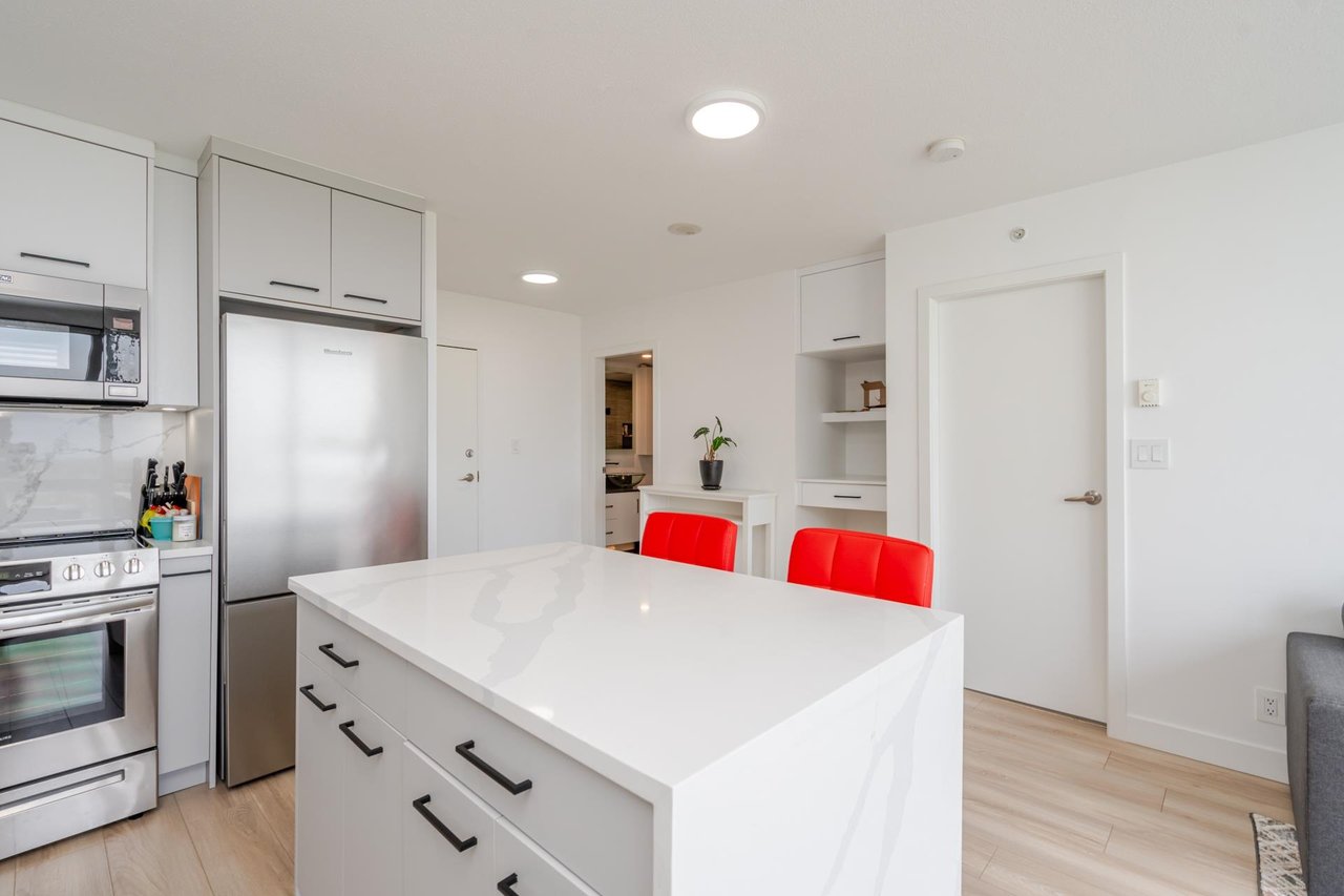 3106-13618 100 Ave