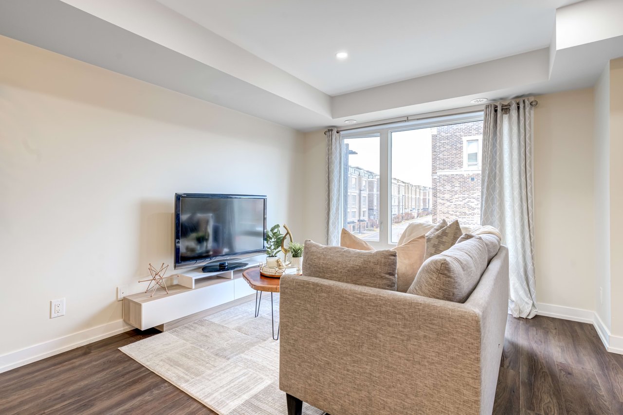 112-2 Dunsheath Way