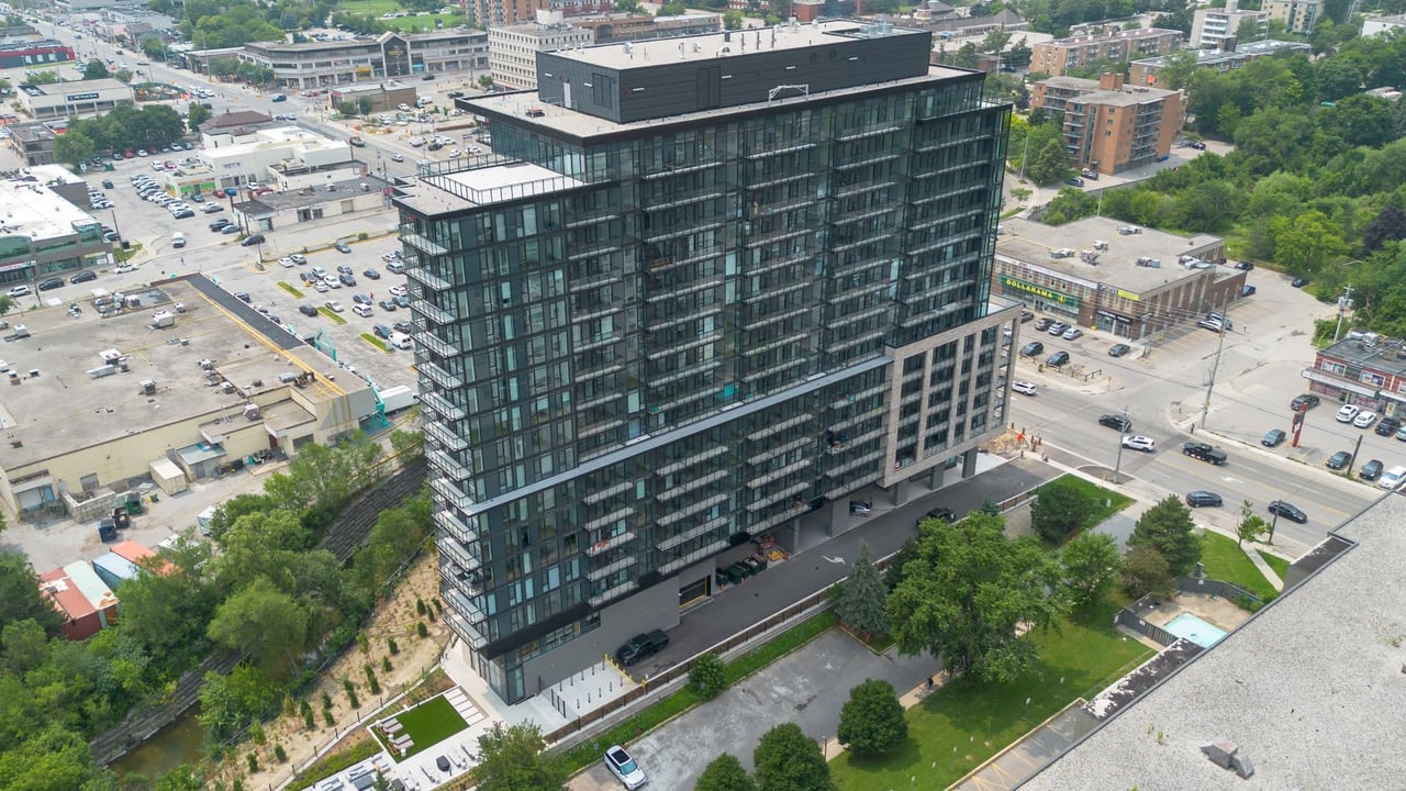 1508 – 86 Dundas St E