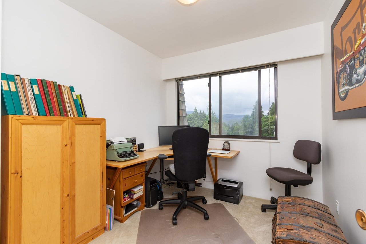 1148 Deep Cove Road, North Vancouver