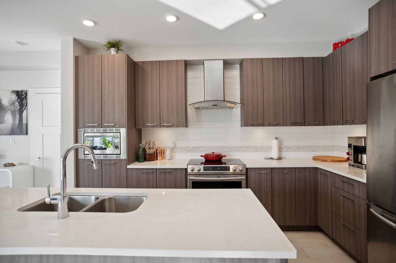 207-4690 Hawk Lane