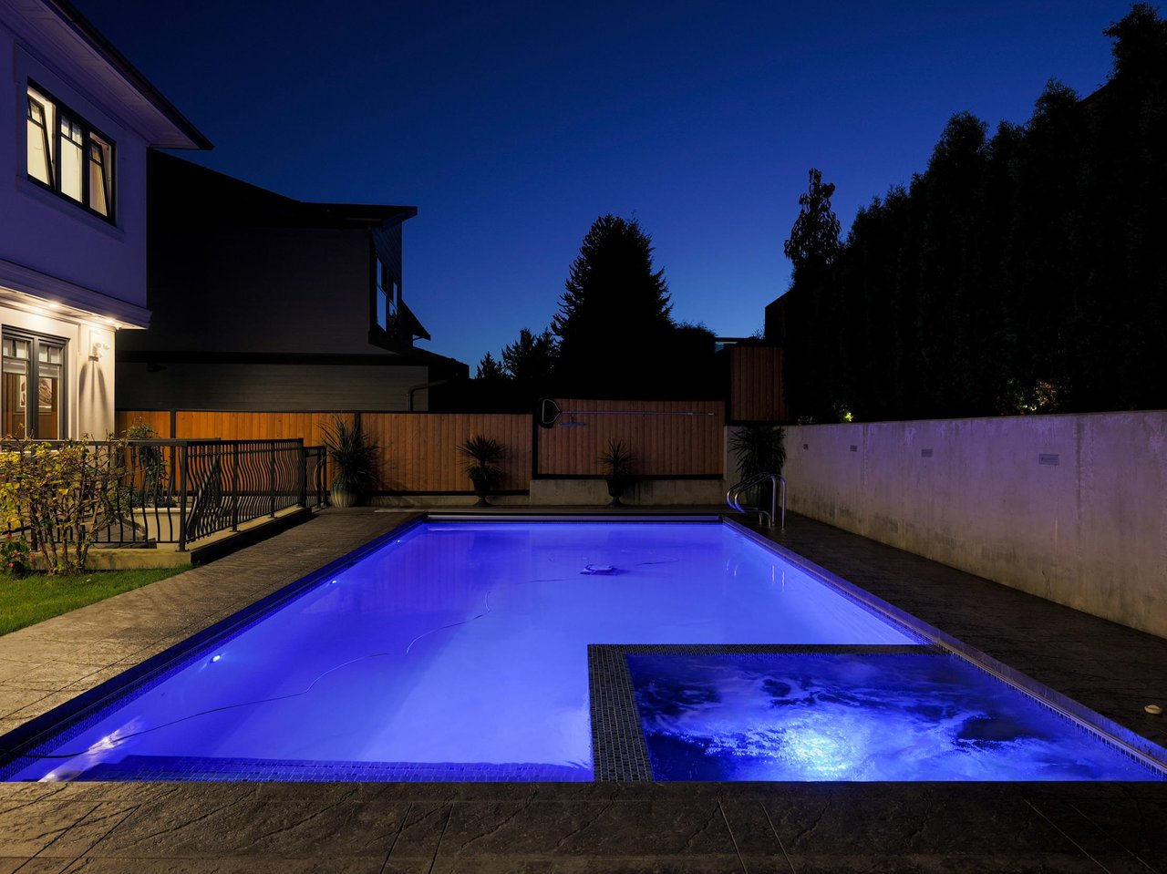 96 Denman Ct