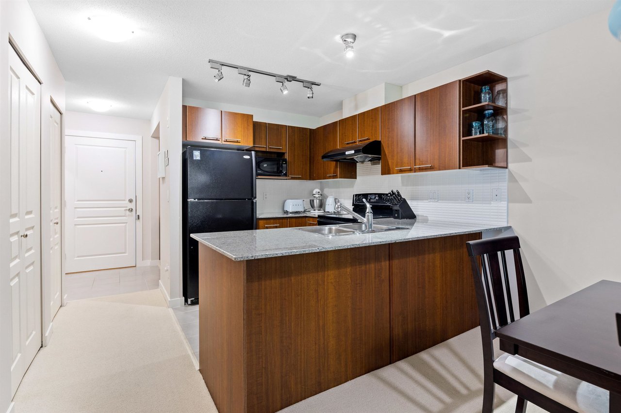 403-4833 Brentwood Dr