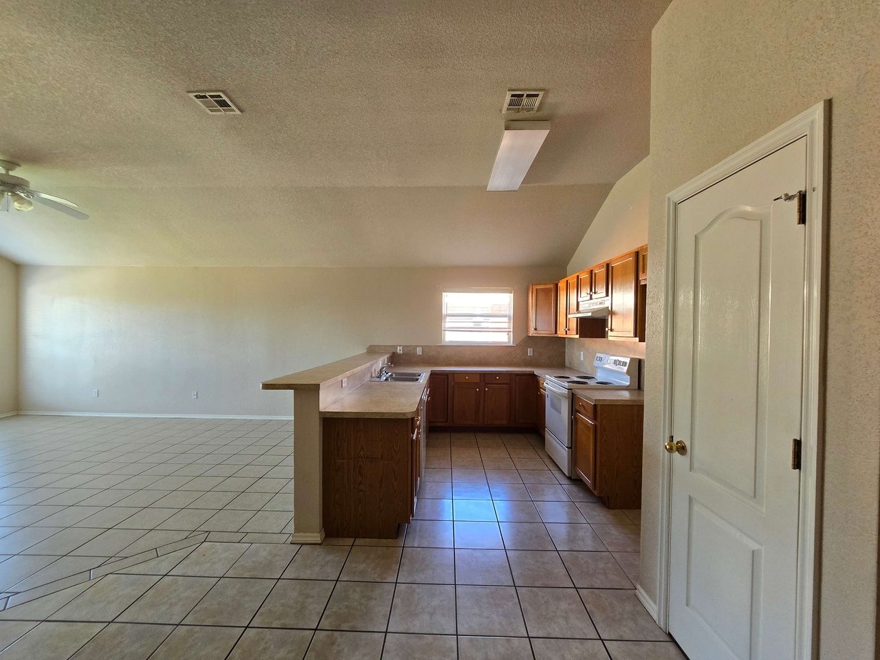 $500 toward first month's rent if leased by October! 1240 Kingston Road