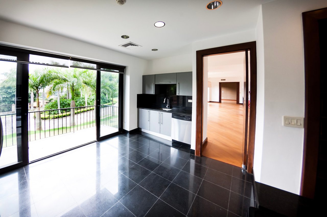 Private Garden Hillside Condo, Escazu, San Jose