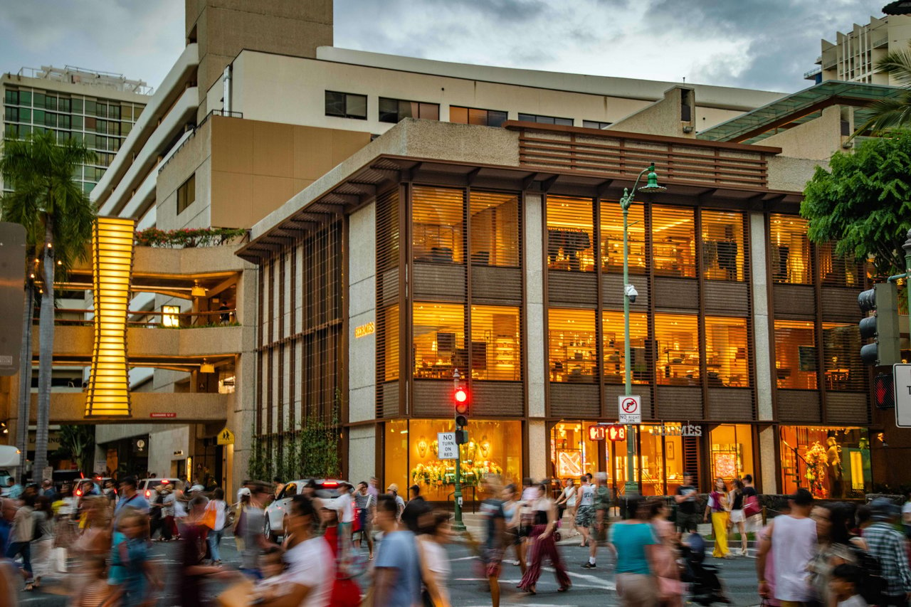 2201 Kalakaua Avenue