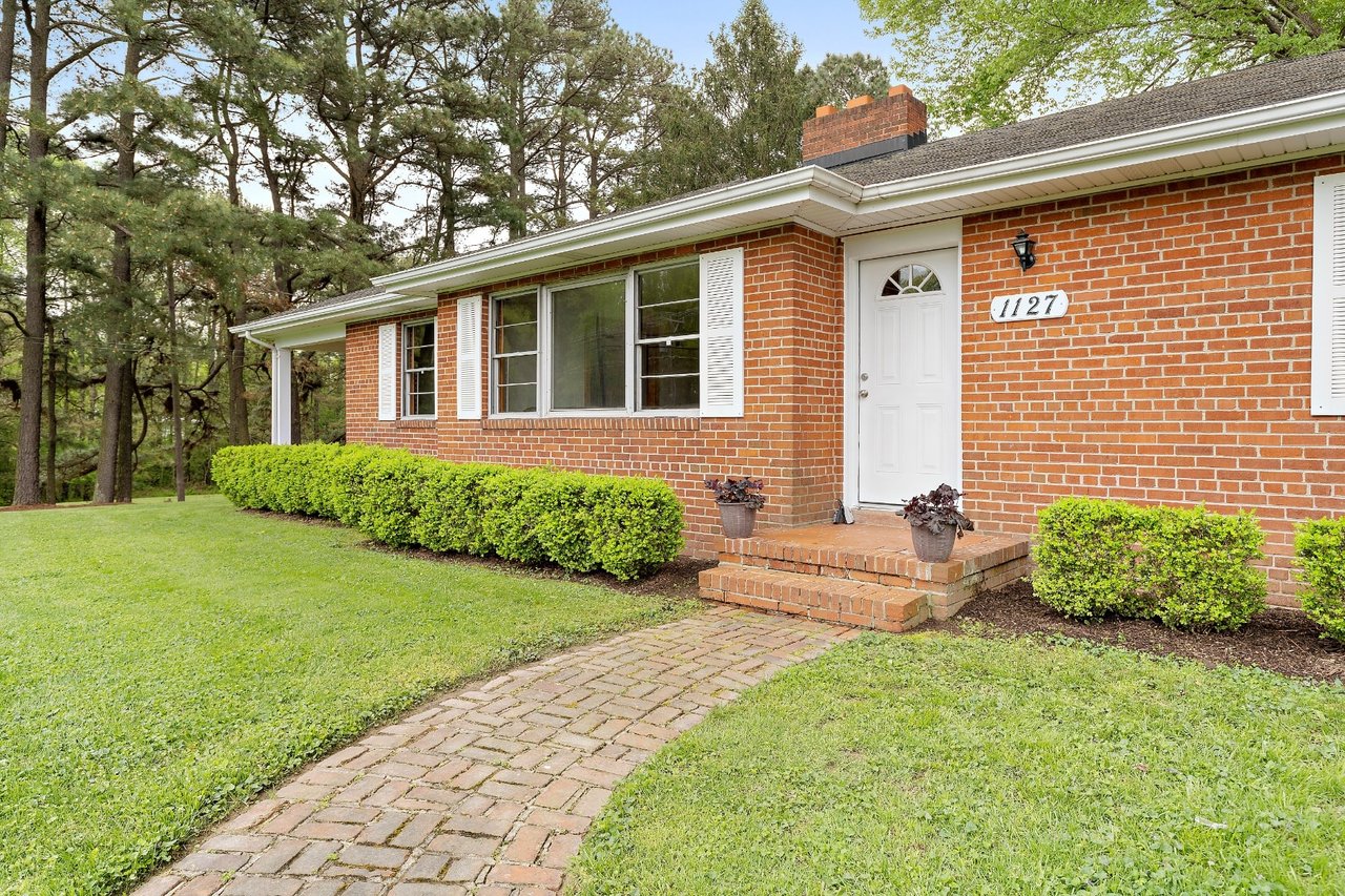 1127 Oakland Road