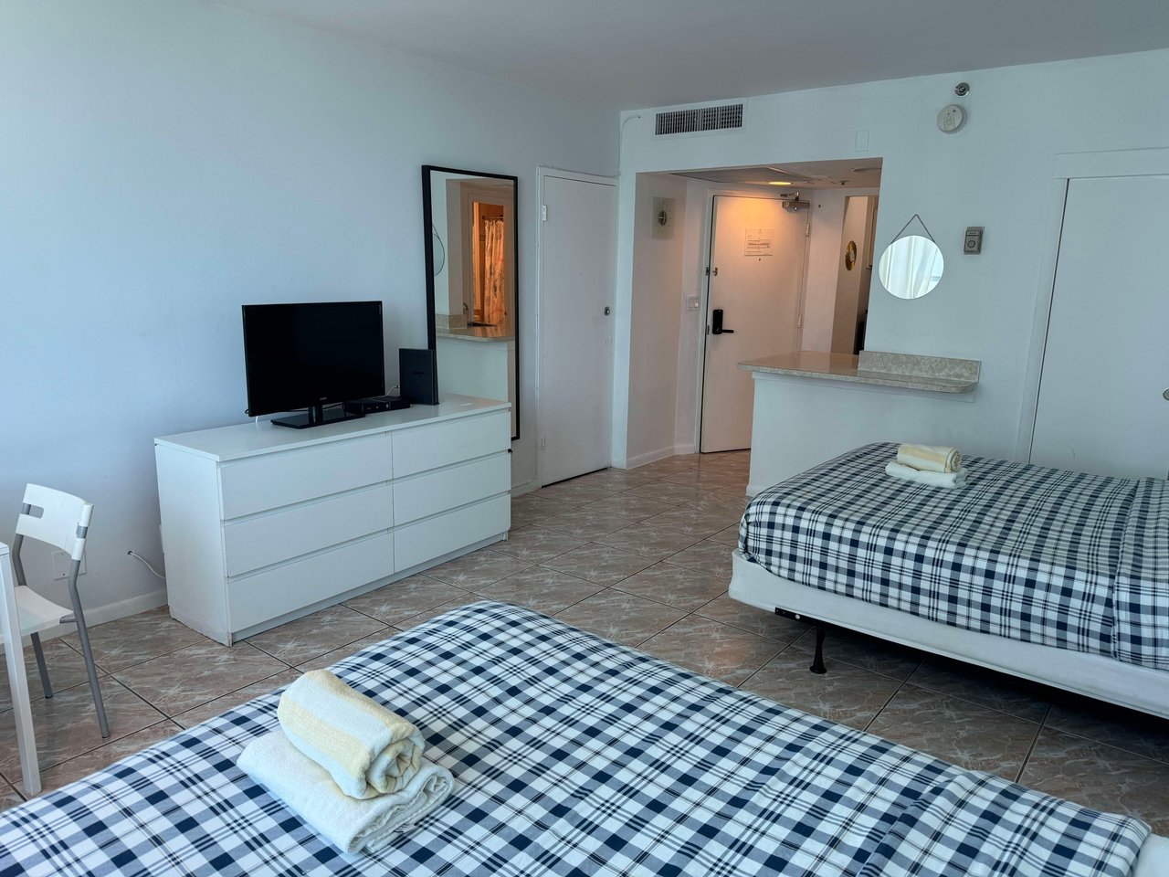 5445 Collins Ave #812 Miami Beach