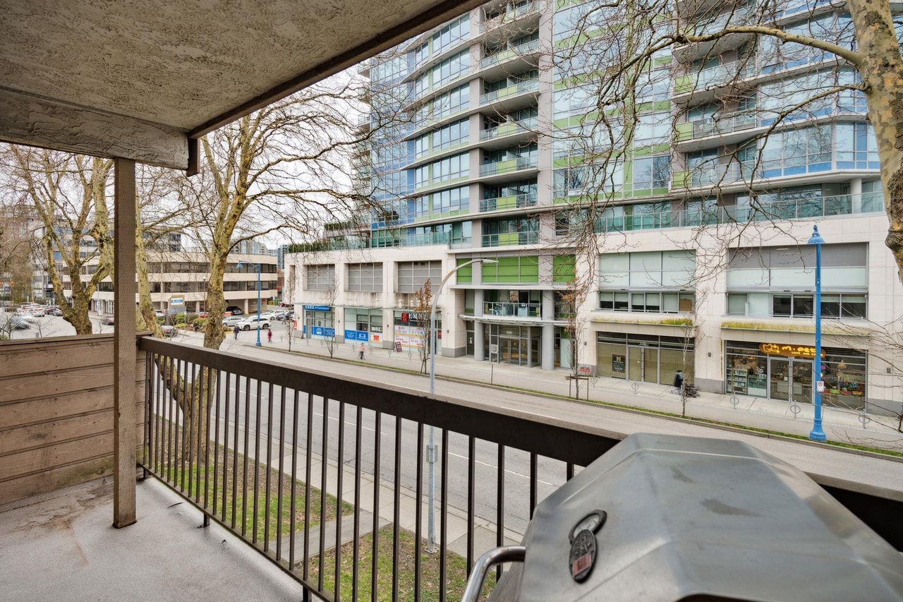 210-8400 Lansdowne Rd