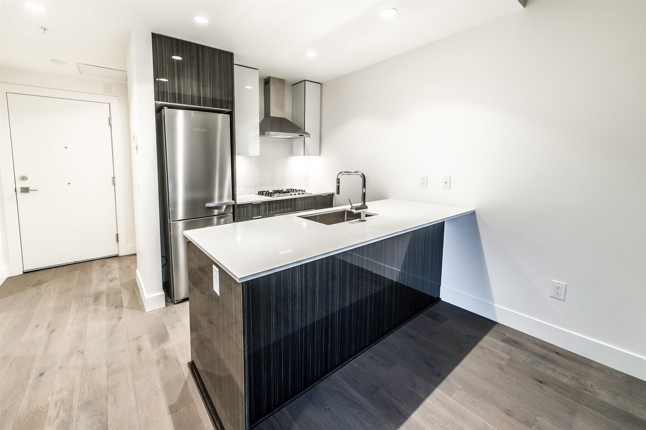 204-7777 Cambie St