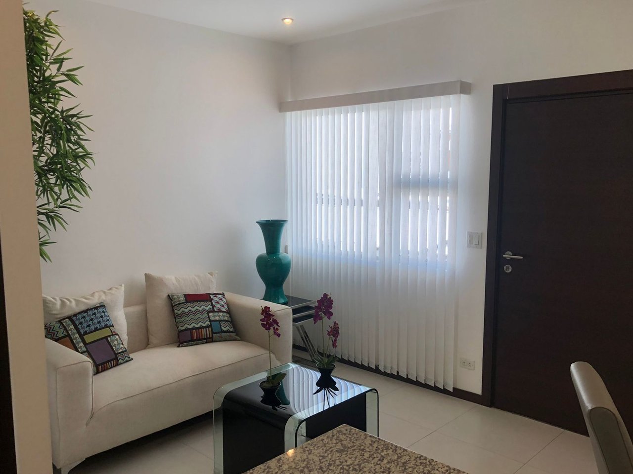 Modern Poolside Terrace Condo, Heredia