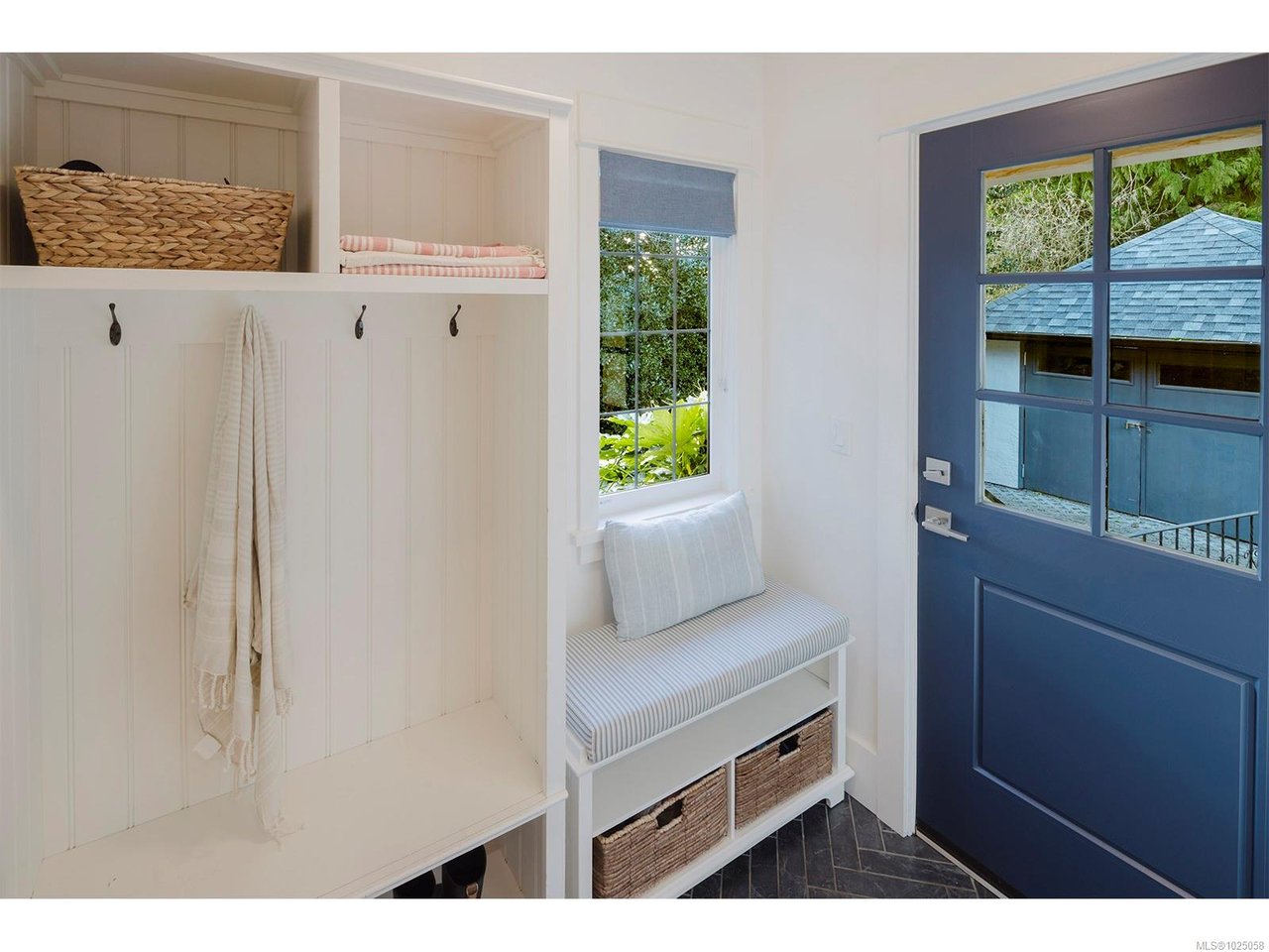 2350 Nottingham Rd, Oak Bay
