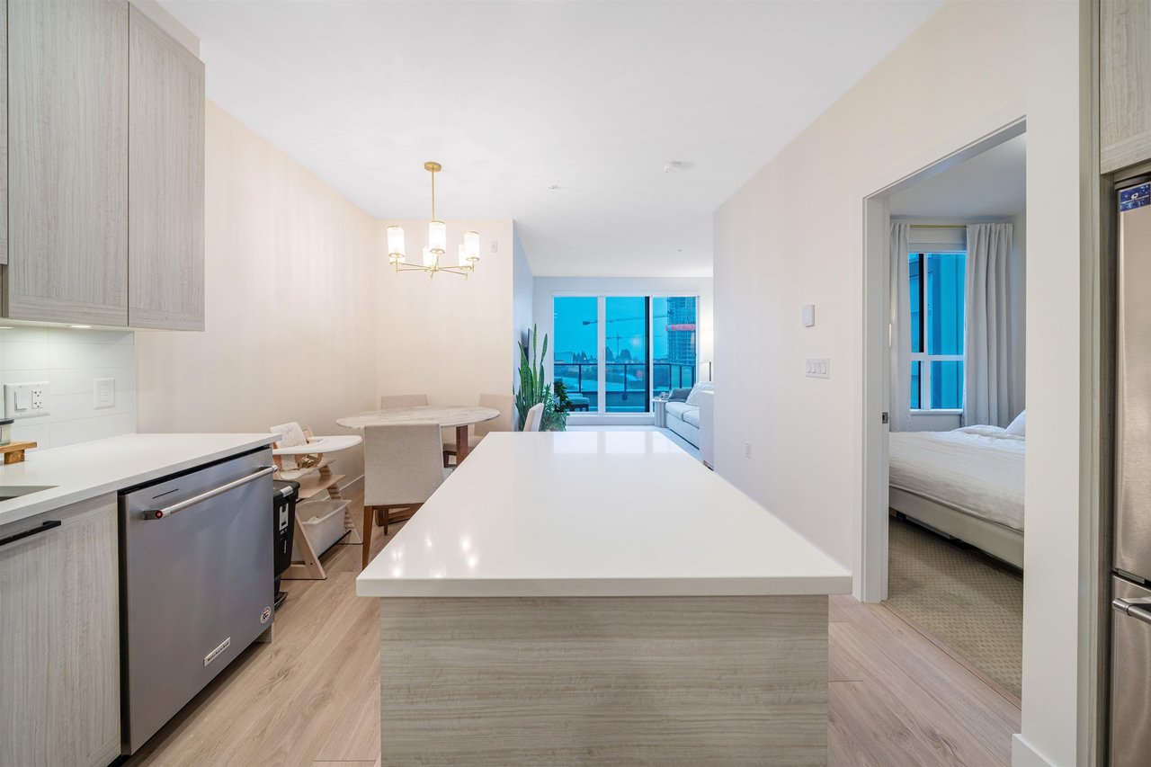 606-7169 14th Ave