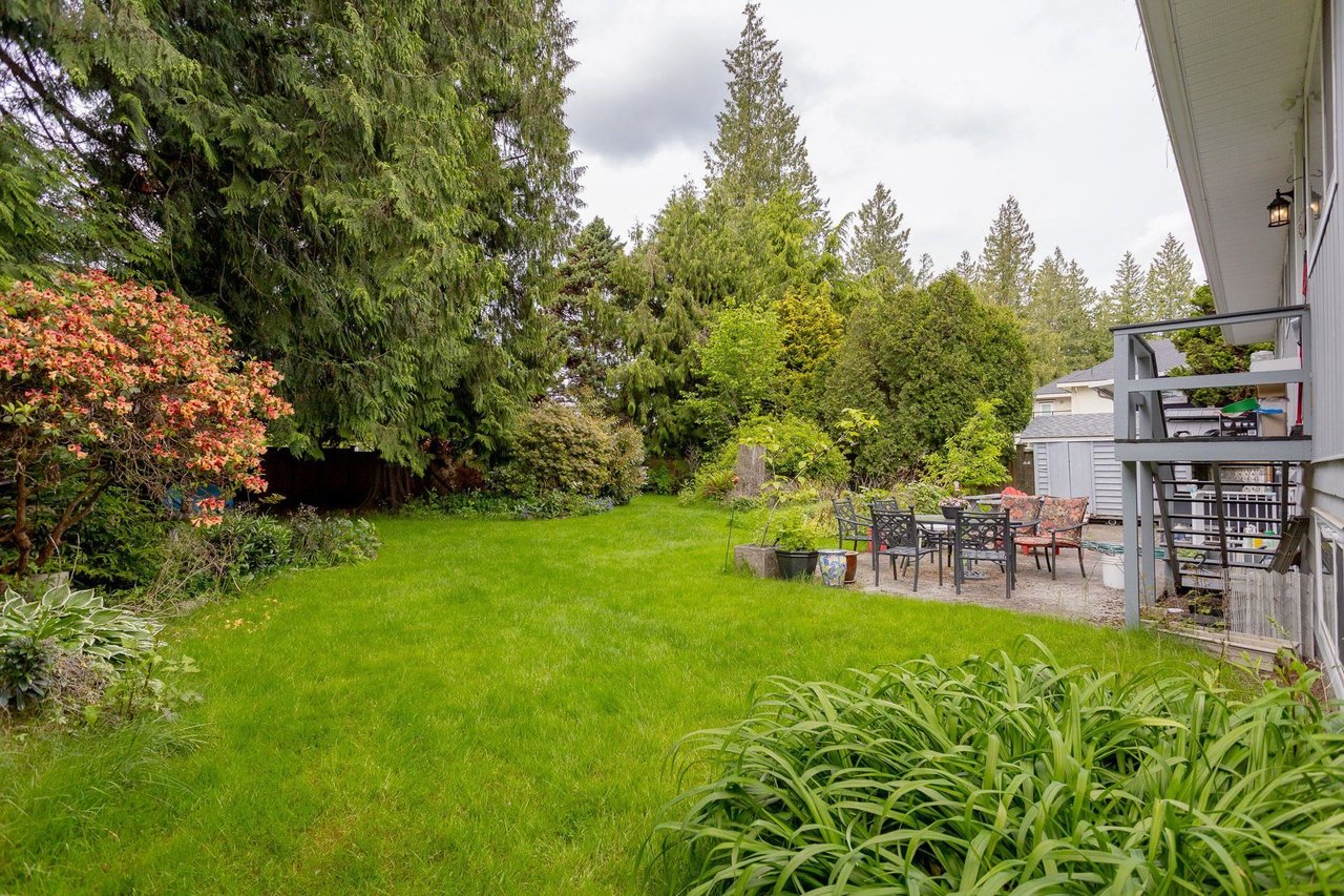 820 Crestwood Dr