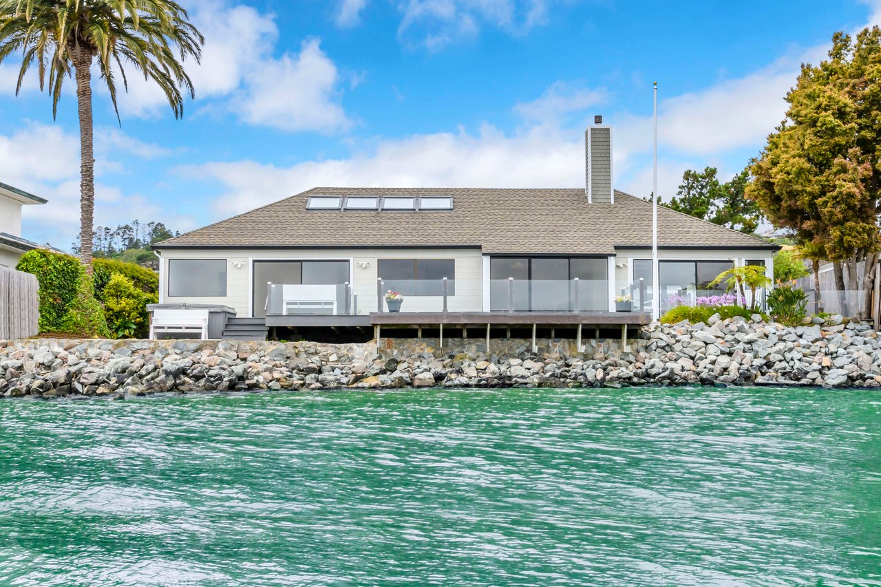 Beautiful Bayfront Beauty with Panoramic Views- Represented Buyer