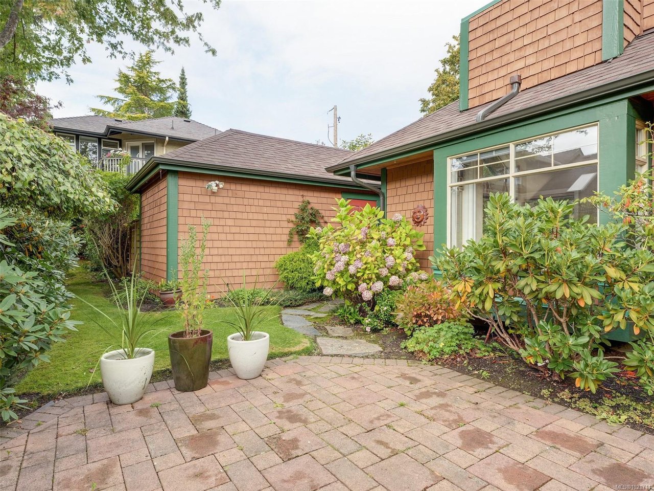 1-2573 Kilgary Pl