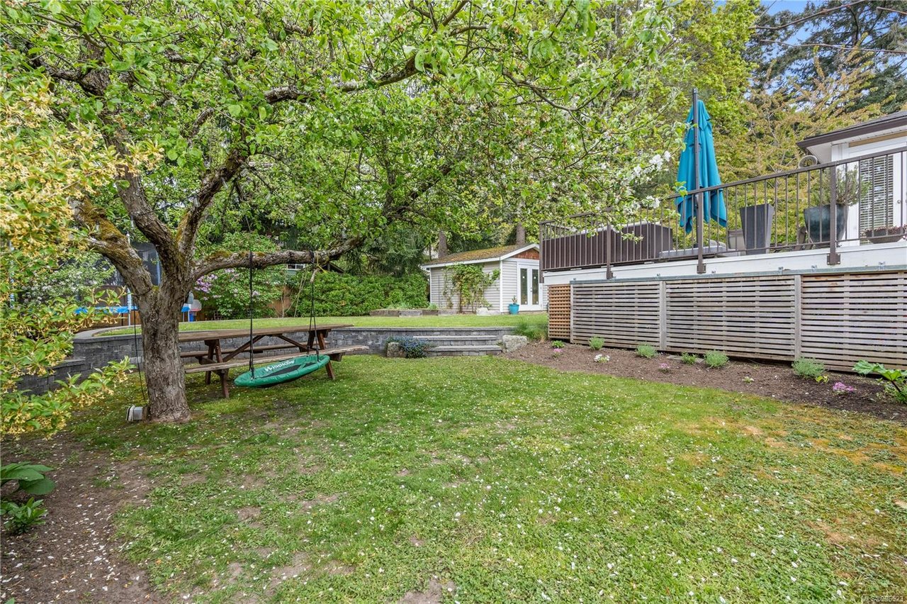 1228 Pearce Cres